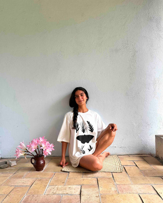 T-shirt Jardín Polilla Negra