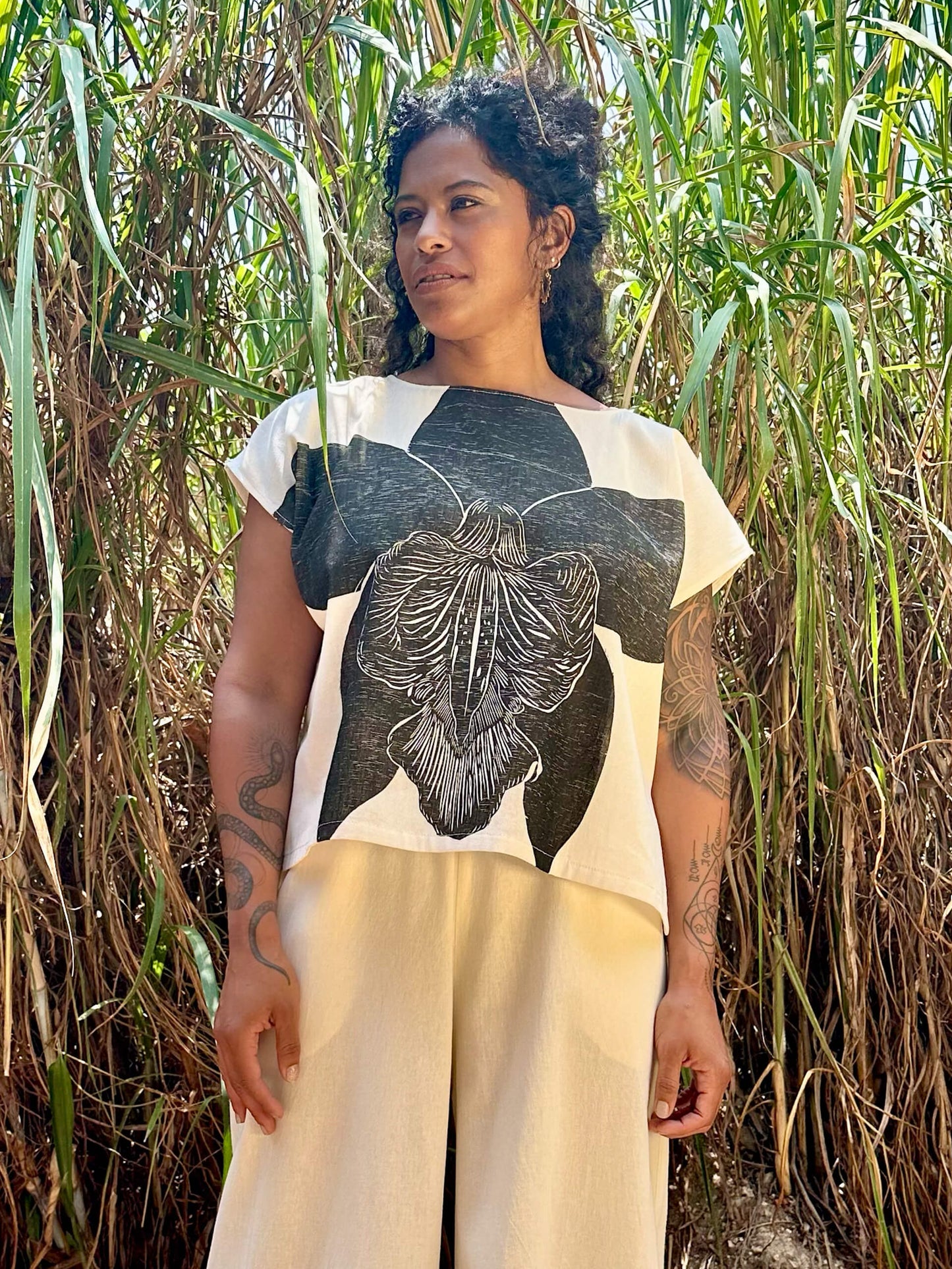 Blusa Orquídea Todos Santos Negra