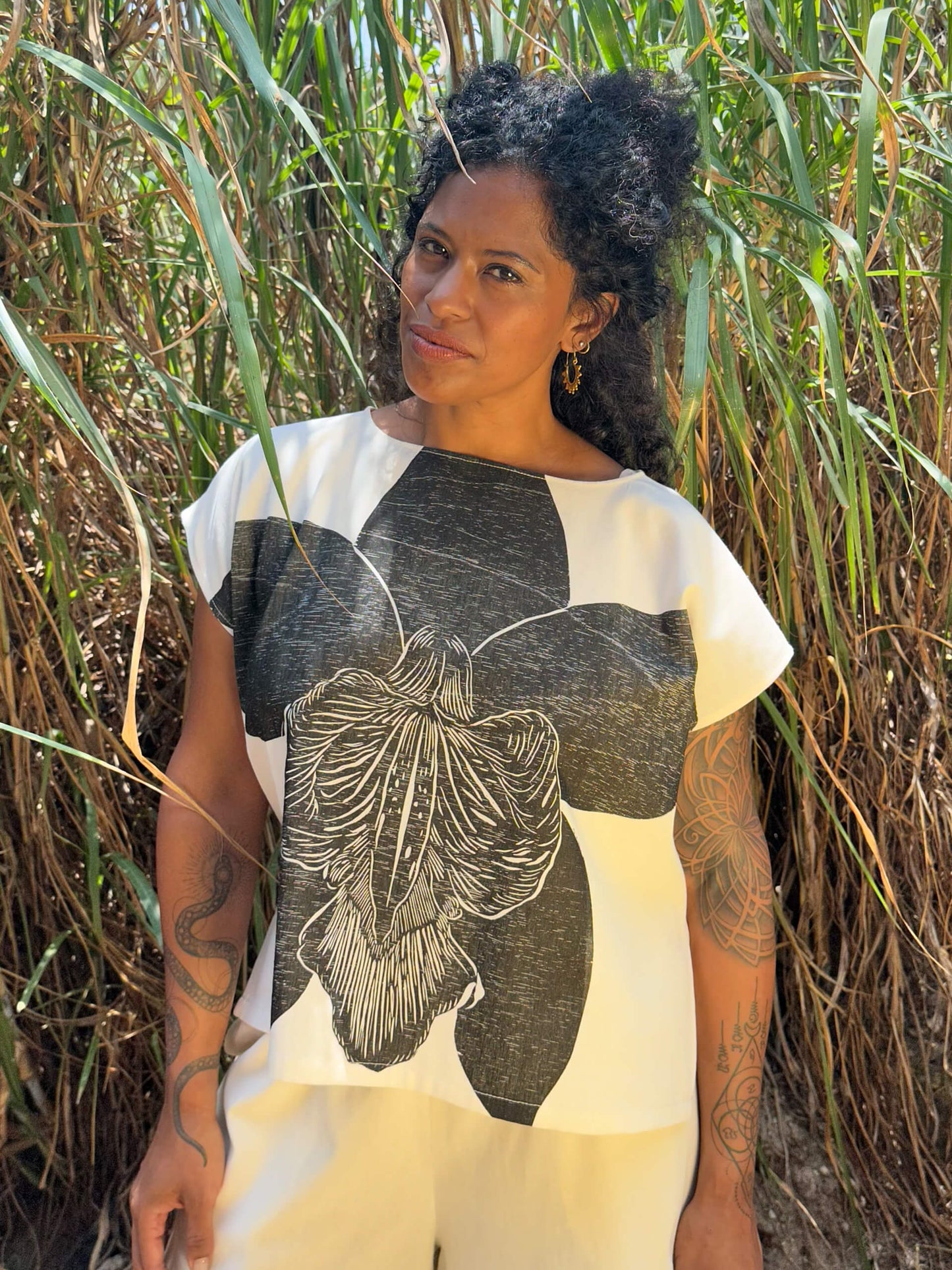 Blusa Orquídea Todos Santos Negra